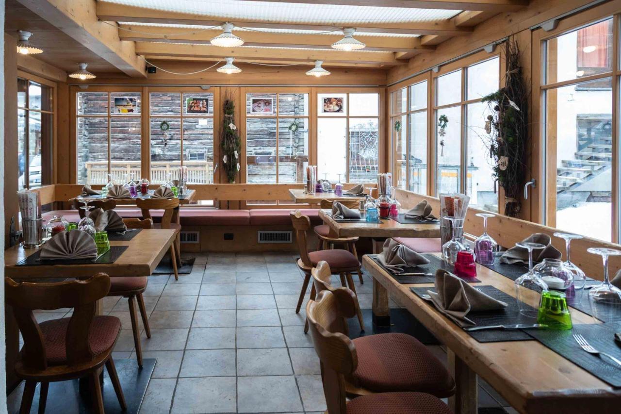 Hotel Helvetia Livigno Exterior foto